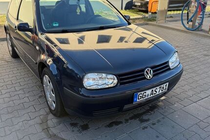 VW Golf 240.400 km 800 &euro; Rüsselsheim 65428