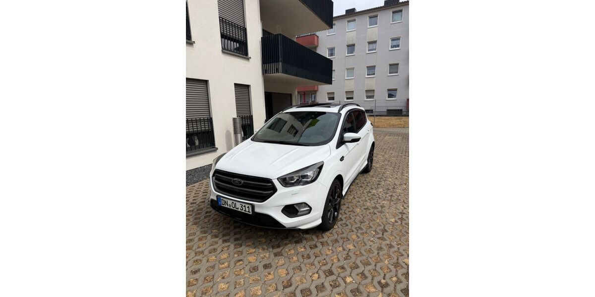 Ford Kuga 157.942 km 17.900 &euro; Düren 52351