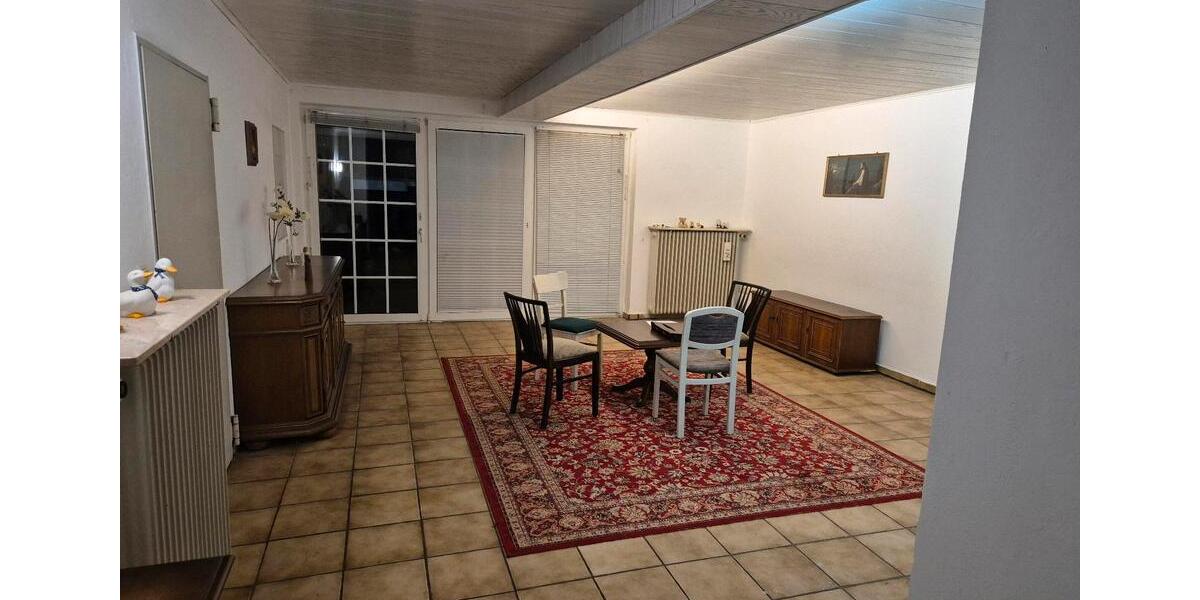 Einfamilienhaus Stolzenau - 6 Zimmer, 250 m&sup2;, 1.400&euro; | Angebot:26592257