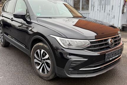 VW Tiguan 111.000 km 19.500 &euro; Würzburg 97084
