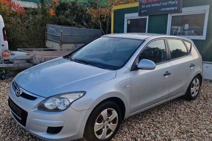 Hyundai i30 181.000 km 2.400 &euro; Düren 52349