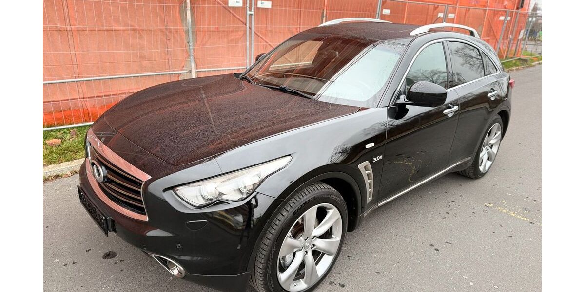 INFINITI QX70 250.000 km 10.999 &euro; Berlin 12057