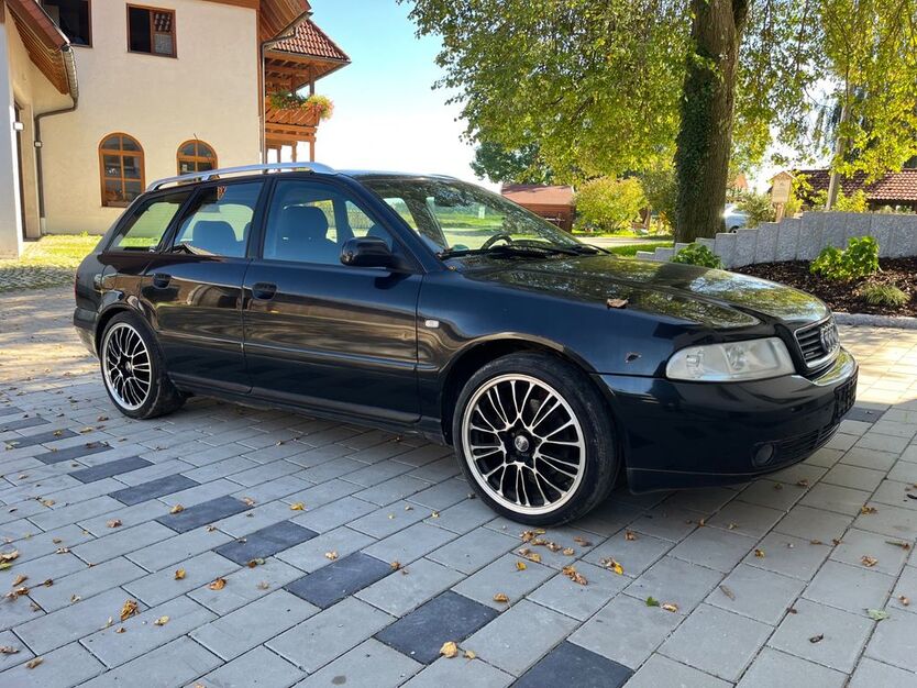 Audi A4 223.000 km 2.300 € Königsfeld 78126