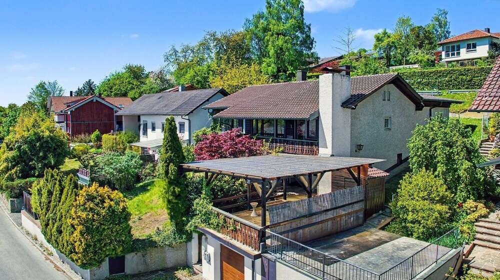 Einfamilienhaus Pfarrkirchen - 11 Zimmer, 251 m&sup2;, 330.000&euro; | Angebot:27010251