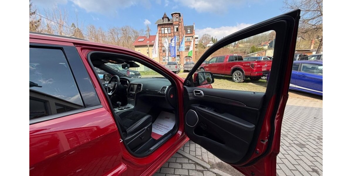 Jeep Grand Cherokee SRT 6,4 HEMI VOLLAUSSTATTUNG GRAIL 86.000 km 28.999 &euro; Rudolstadt 07407