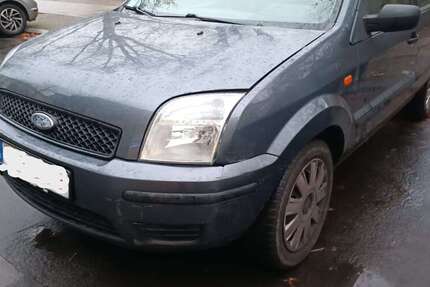 Ford Fusion 182.000 km 900 &euro; Berlin - Wedding 13355