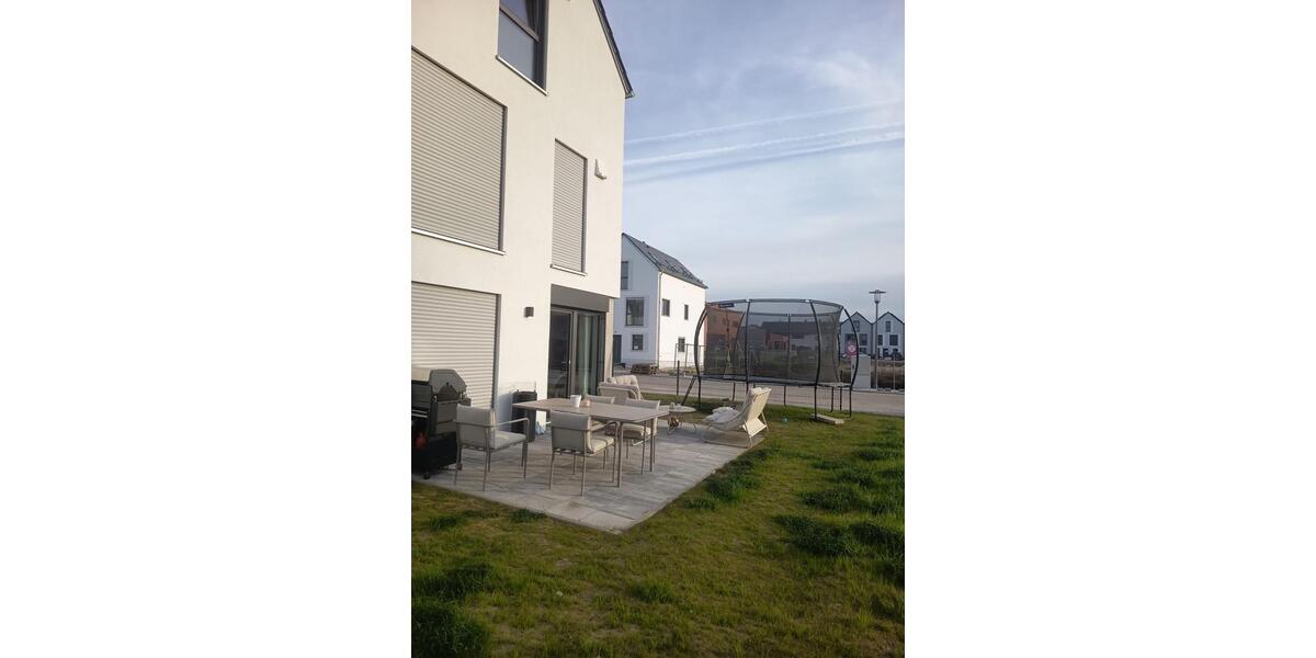 Einfamilienhaus Köfering - 5.5 Zimmer, 150 m&sup2;, 1.910&euro; | Angebot:26399731
