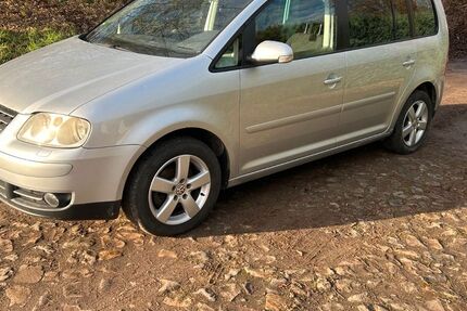 VW Touran 214.500 km 2.349 &euro; Wanzleben-Börde 39164