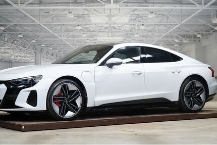 Audi RS e-tron GT 48.900 km 66.380 € Michelstadt 64720