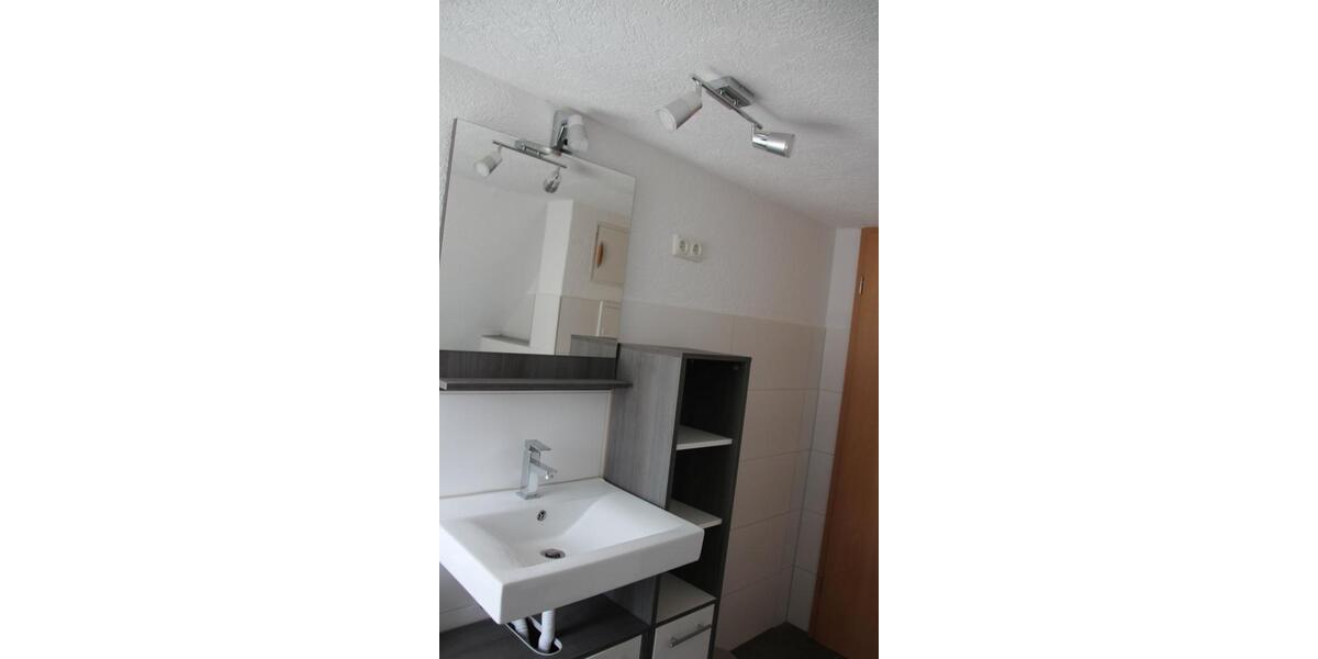 Dachgeschoßwohnung Niederwerrn - 3 Zimmer, 62 m&sup2;, 850&euro; | Angebot:25512593