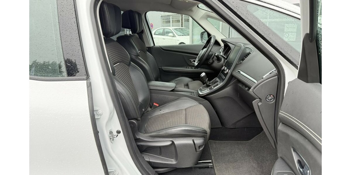 Renault Scenic IV GRAND INTENS/RELAX-PAKET/NAVIGATION 52.745 km 12.900 &euro; Villingen-Schwenningen 78054