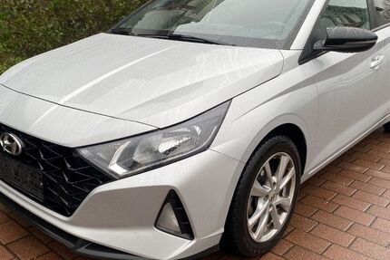 Hyundai i20 26.500 km 11.750 &euro; Osthofen 67574