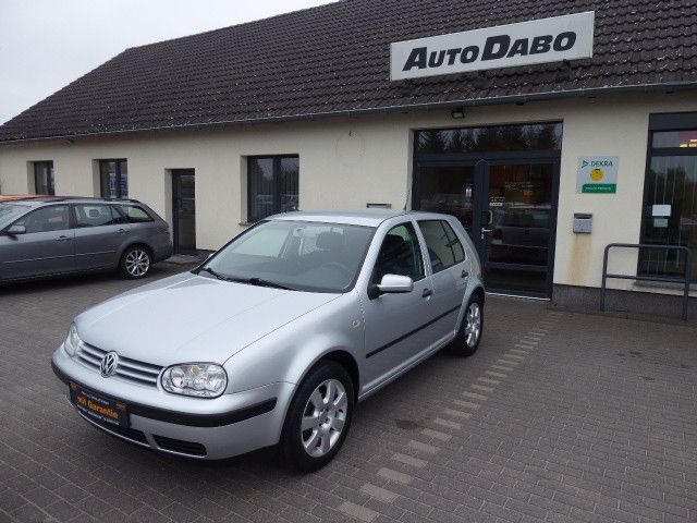 VW Golf 133.524 km 3.285 &euro; Jaenschwalde 03197