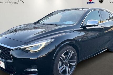 INFINITI Q30