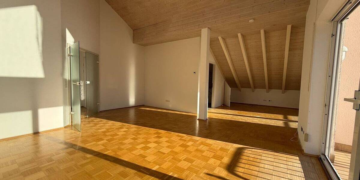 Etagenwohnung Gelnhausen - 3 Zimmer, 85 m&sup2;, 995&euro; | Angebot:26376003