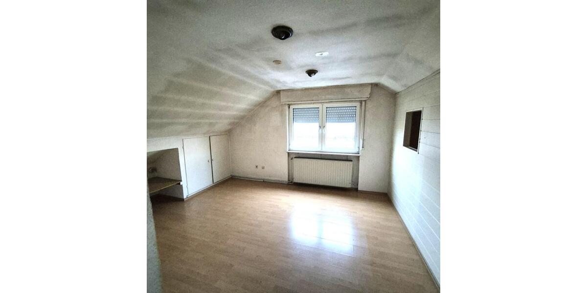 Dachgeschoßwohnung Ludwigshafen am Rhein Ludwigshafen-Oggersheim - 1 Zimmer, 29 m&sup2;, 270&euro; | Angebot:24750479