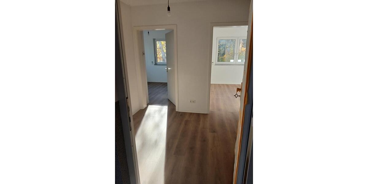 Attraktive 3-Zimmer-Wohnung mit Wintergarten, Terrasse und Garten 3 zimmer