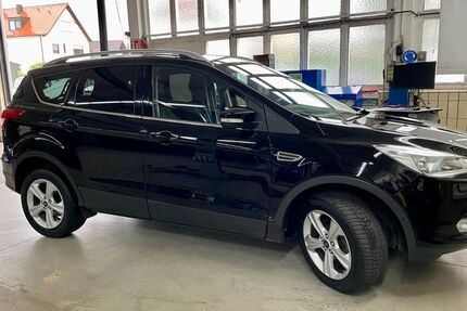 Ford Kuga 94.000 km 11.900 € Igensdorf 91338