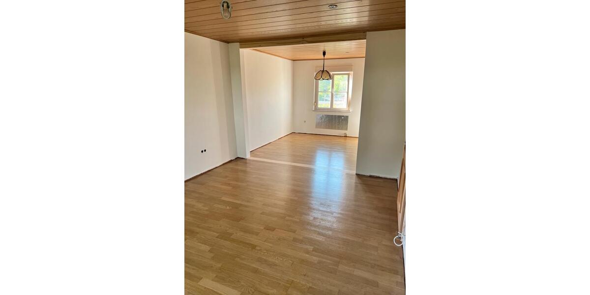 Reihenhaus Sonneberg - 5 Zimmer, 110 m&sup2;, 1.000&euro; | Angebot:23688109