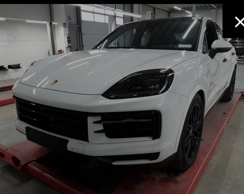 Porsche Cayenne 13.500 km 95.999 € Stuttgart 70499
