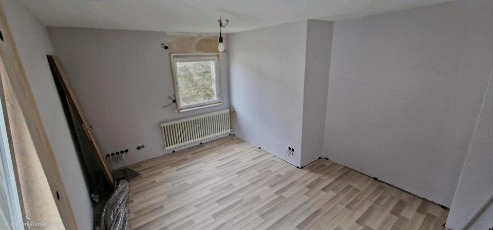 Gepflegtes Einfamilienhaus, mit großem Garten und Stellplatz 5 zimmer