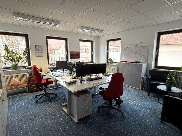 Gewerbeobjekt Lauf - 8 Zimmer, 213 m&sup2;, 2.112&euro; | Angebot:25267882