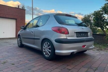 Peugeot 206 166.000 km 1.800 &euro; Minden 32423