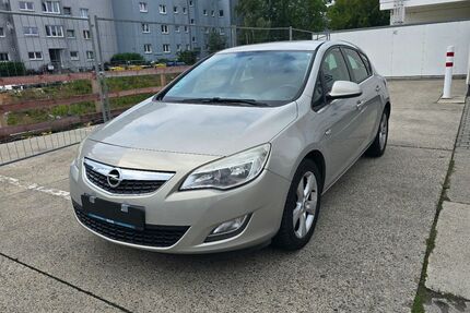 Opel Astra 167.000 km 2.900 &euro; berlin 13407