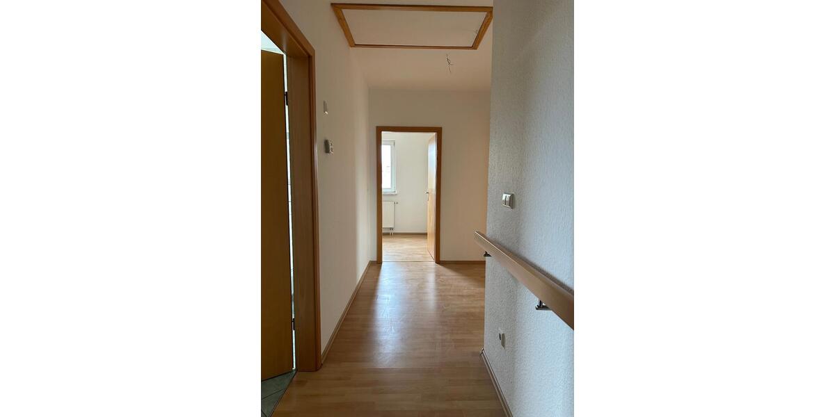 Etagenwohnung Cottbus Merzdorf - 4 Zimmer, 120 m&sup2;, 1.350&euro; | Angebot:26441434