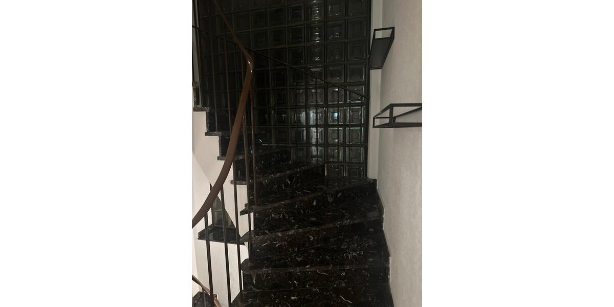 Etagenwohnung Bergheim - 6 Zimmer, 150 m&sup2;, 2.300&euro; | Angebot:25996430