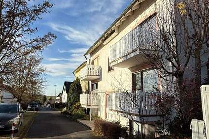 Bezugsfreies- 1-Zimmer-Apartment mit Balkon, Stellplatz & Keller - Hettstadt bei Würzburg 1 zimmer