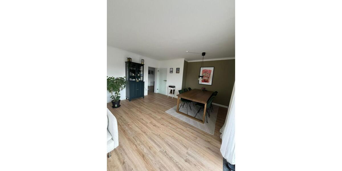 Etagenwohnung Hünxe - 4.5 Zimmer, 123 m&sup2;, 1.350&euro; | Angebot:25870118