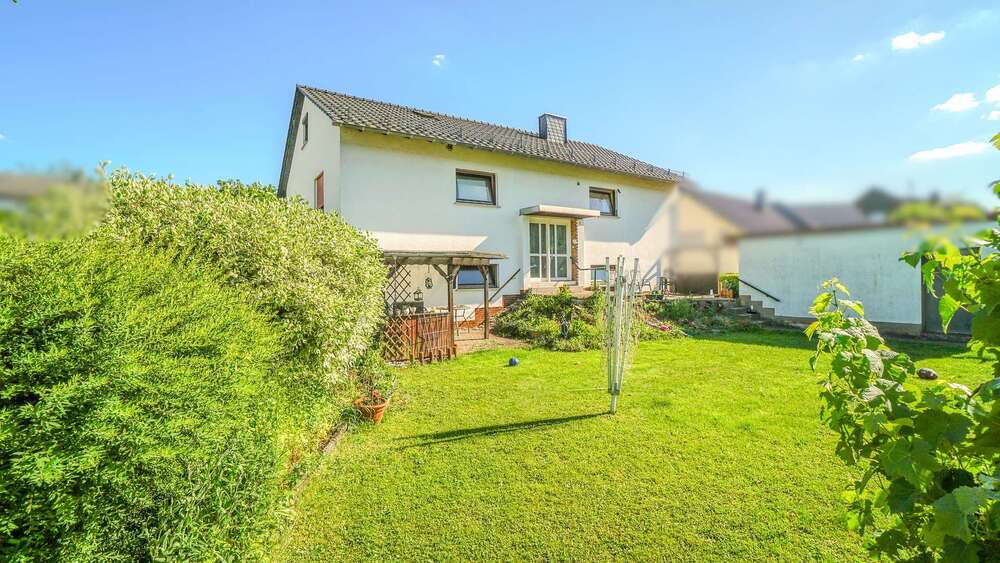 Einfamilienhaus mit ELW in Herborn OT mit Garten, Terrasse und Garage - Einfamilienhaus Herborn | Angebot:27332775