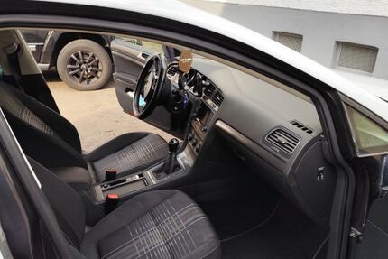 VW Golf 215.585 km 11.400 € Bingen am Rhein 55411