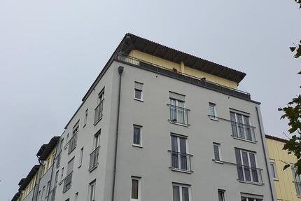 2 Zimmer Wohnung in Hönow Hoppegarten bei Berlin mit großer Dachterrasse EBK Tiefgarage zimmer