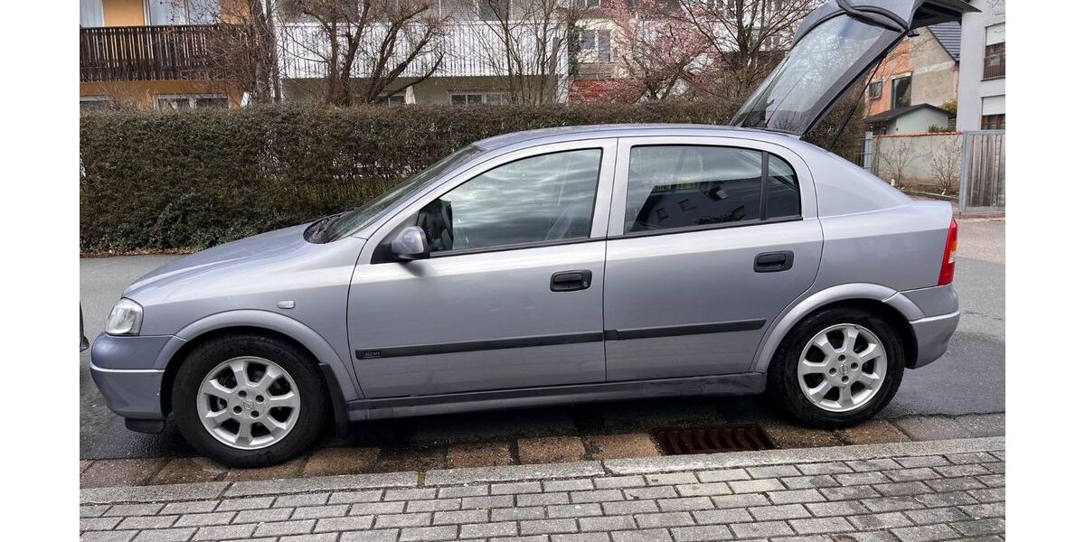 Opel Astra 43.400 km 2.750 &euro; Weiden 92637
