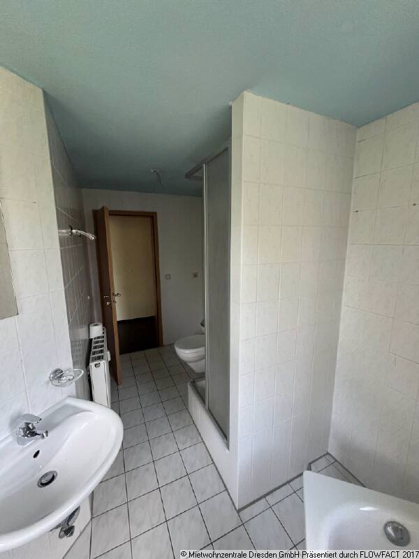 Super 2-RaumWohnung mit Einbauküche Badewanne und Balkon in der Südvorstadt !!!!