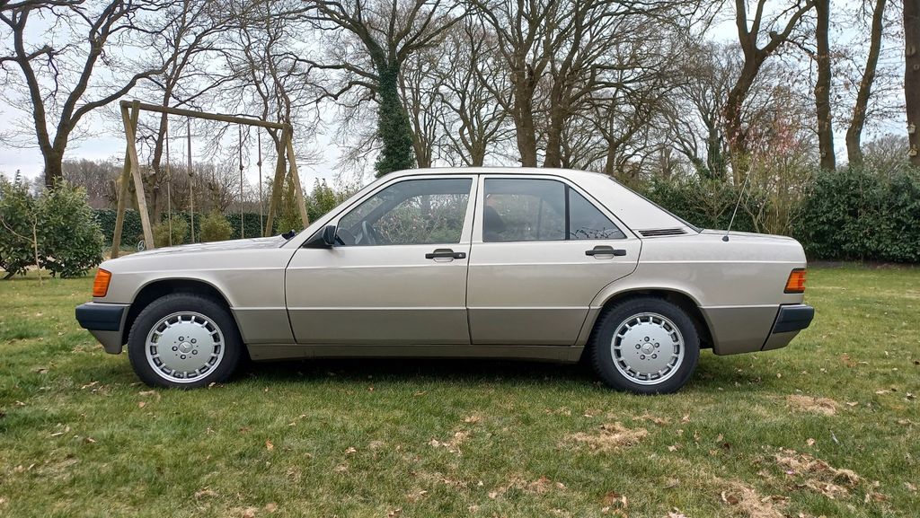 Mercedes-Benz 190 267.000 km 6.500 &euro; Friesoythe 26169