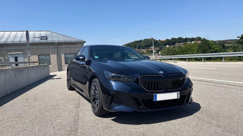 BMW i5 25.000 km 58.500 € Marklkofen 84163