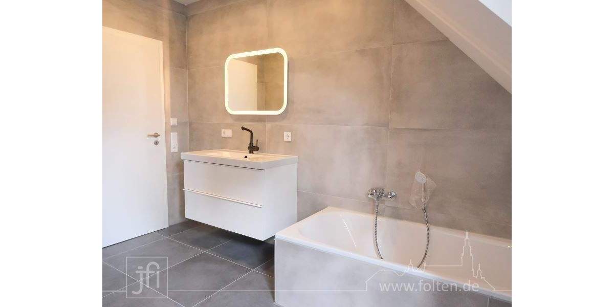 Moderne Haushälfte mit Wärmepumpe, zwei Bädern und überdachter Terrasse 4 zimmer