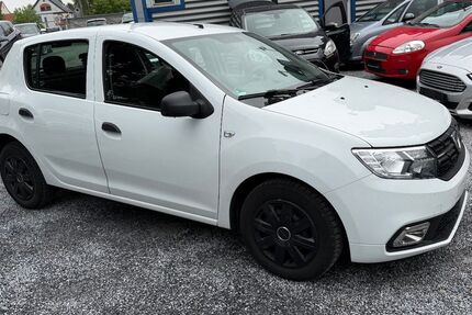 Dacia Sandero 181.000 km 3.800 &euro; Detmold 32758