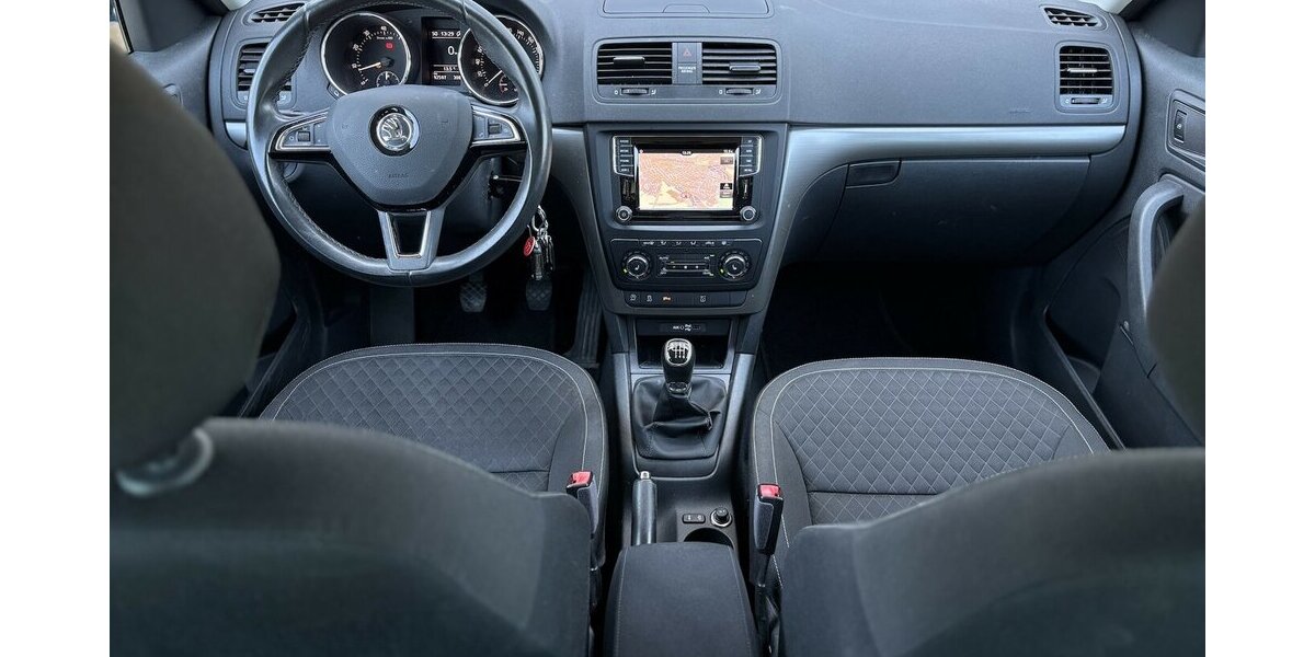 Skoda Yeti 1.2 TSI Drive KAMERA/NAVI/CARPLAY/1.HAND 92.596 km 11.900 &euro; Villingen-Schwenningen 78054