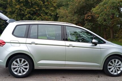 VW Touran 188.625 km 12.900 &euro; Hamburg 22045
