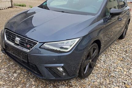 Seat Ibiza 95.000 km 8.500 &euro; Kissing 86438