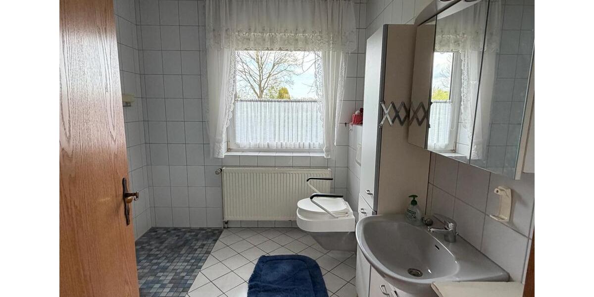 Erdgeschoßwohnung Wiefelstede - 3 Zimmer, 112 m&sup2;, 890&euro; | Angebot:26348243