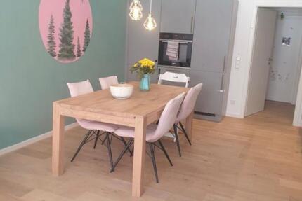 Neuwertige 4-5-Zi.-Wohnung in zentraler- ruhig Wohnlage mit EBK zimmer