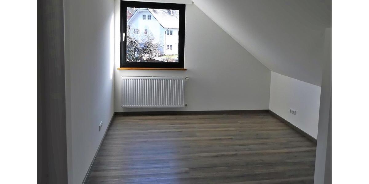 Dachgeschoßwohnung Bergneustadt - 2 Zimmer, 58 m&sup2;, 675&euro; | Angebot:26397852