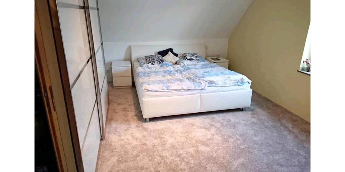 Dachgeschoßwohnung Wermelskirchen - 3.5 Zimmer, 60 m&sup2;, 135.000&euro; | Angebot:25887273