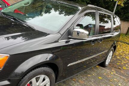 Chrysler Grand Voyager 137.000 km 16.200 € Berlin 13355