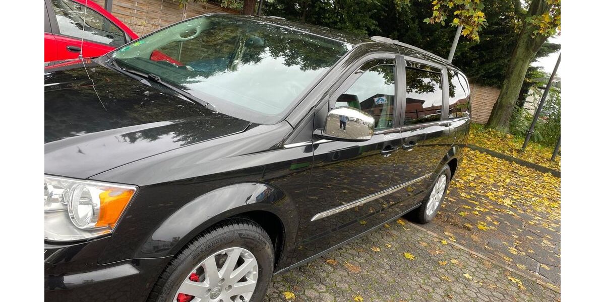 Chrysler Grand Voyager 137.000 km 16.200 € Berlin 13355